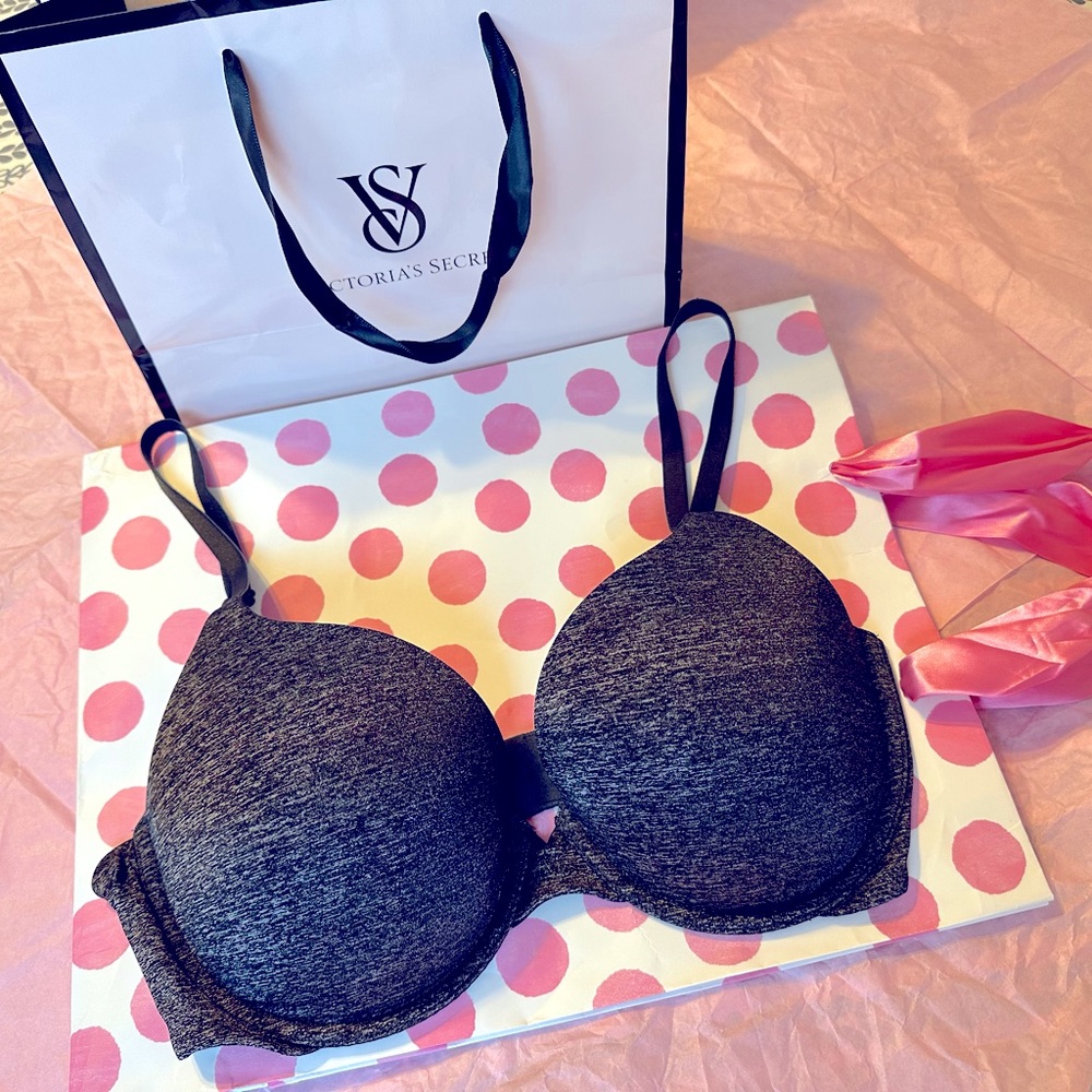 Victoria’s Secret NWOT 34DD Bra